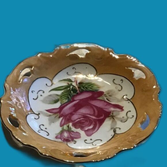 1950's-1960's Peach Luster Reticulated Decorative Bowl with Gold trim - Picture 3 of 5